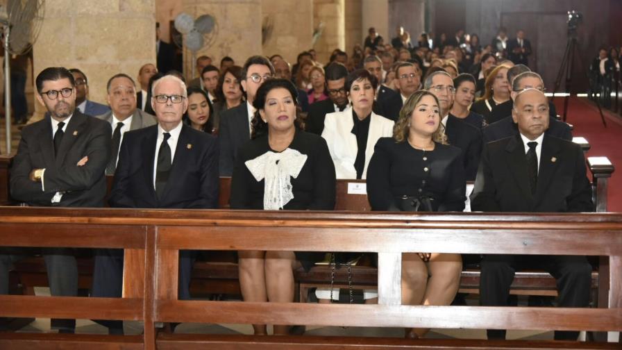 Este lunes 05 de febrero Este lunes 05 de febrero