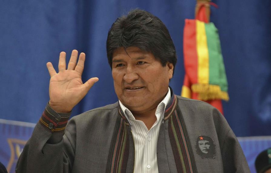 Evo Morales denuncia el uso “diabólico” del celular en escuelas de Bolivia