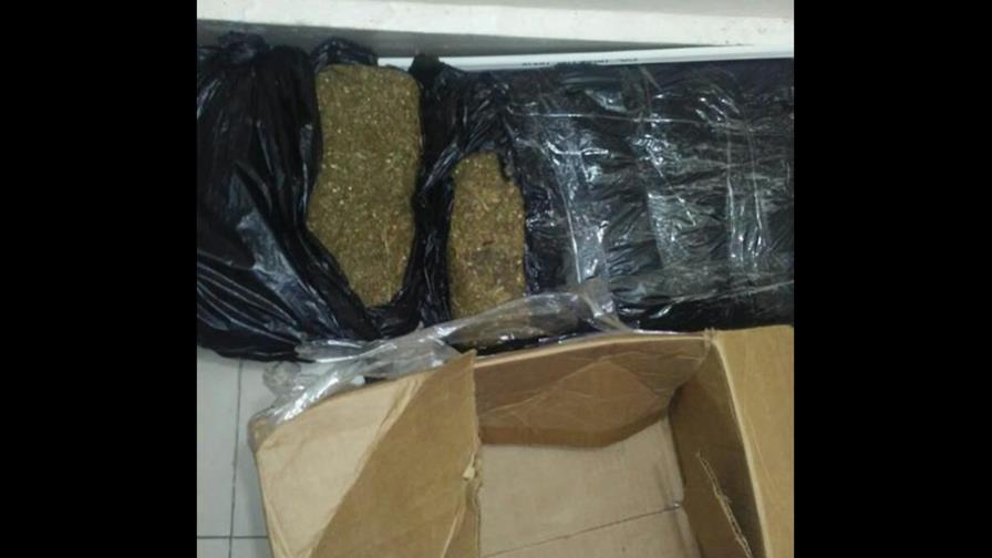 Dictan prisión preventiva a pasajero de autobús que llevaba 15 libras de marihuana en equipaje 