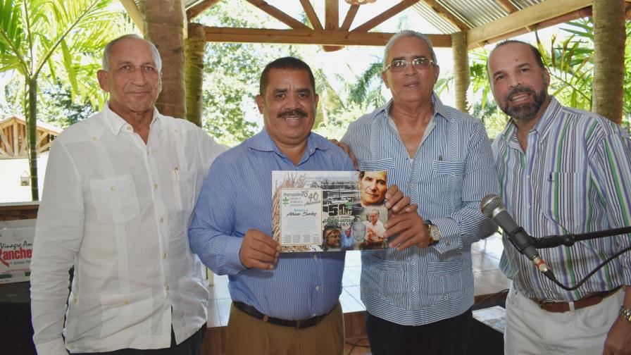 Agrónomos salesianos reconocen trayectoria agrícola del senador Sánchez Roa