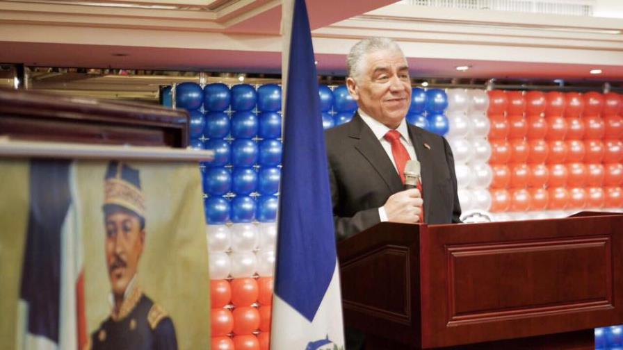 El embajador dominicano en Taiwán presenta su libro en Feria de Taipei El embajador dominicano en Taiwán presenta su libro en Feria de Taipei