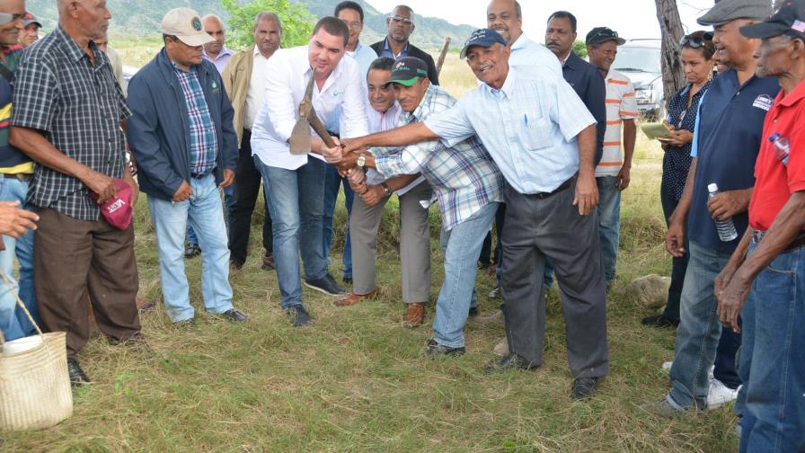 Gobierno inicia trabajos de reactivación productiva en Los Tumbados