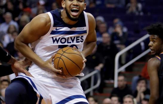 Towns refuerza liderato de dobles-dobles y Neto estuvo perfecto Towns refuerza liderato de dobles-dobles y Neto estuvo perfecto