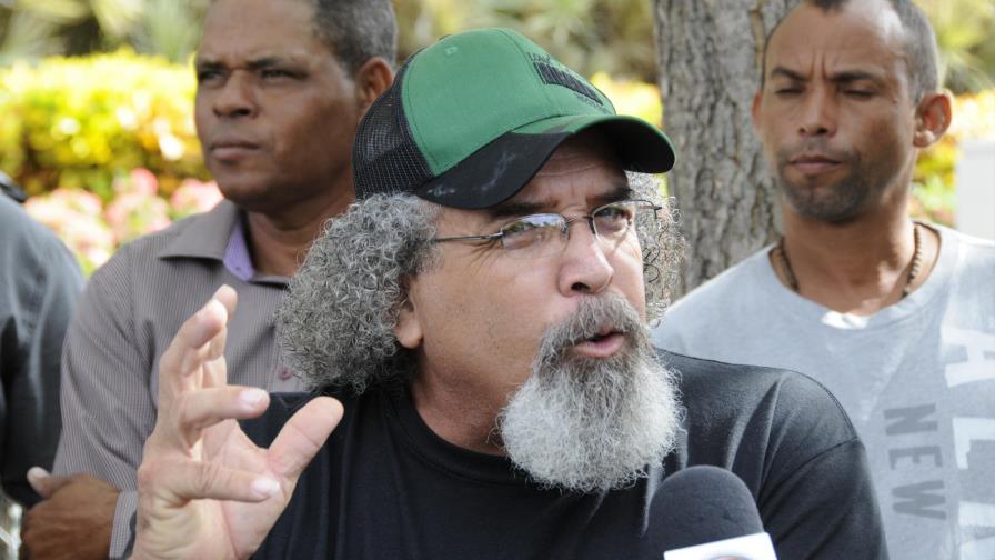 Ordenan traslado de Rogelio Cruz a Colombia; él dice que no se va Ordenan traslado de Rogelio Cruz a Colombia; él dice que no se va