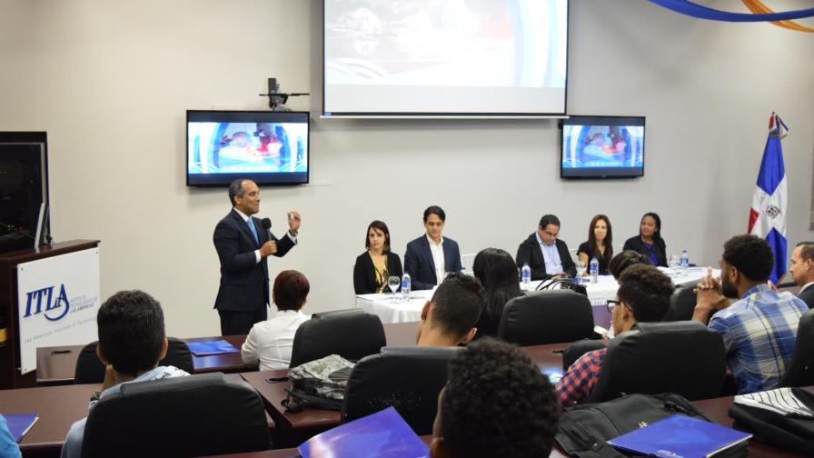 ITLA otorga más de 50 becas a jóvenes sobresalientes para estudiar carreras tecnológicas