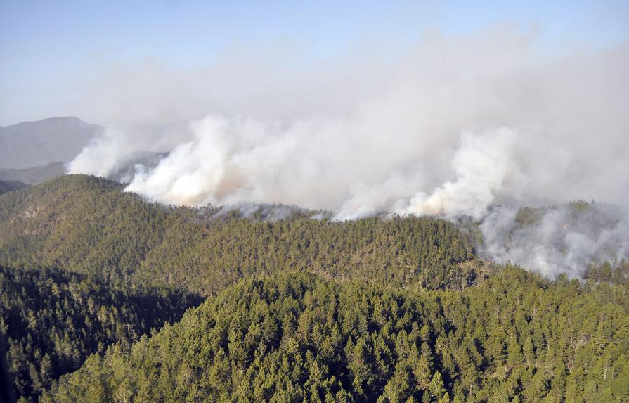 Aviones y lanchas realizarán monitoreos de fuegos forestales 