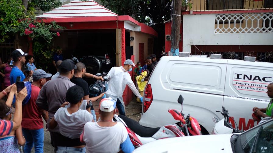 Hombre habría confesado por teléfono a su madre que mató a mujer y tres menores 