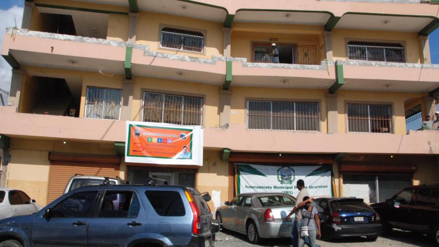 Ayuntamiento de Los Alcarrizos envía 272 empleados envejecientes a sus casas con disfrute de sueldo