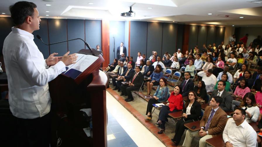 Procurador anuncia puesta en funcionamiento Línea Vida en Santiago para denuncias de violencia de género