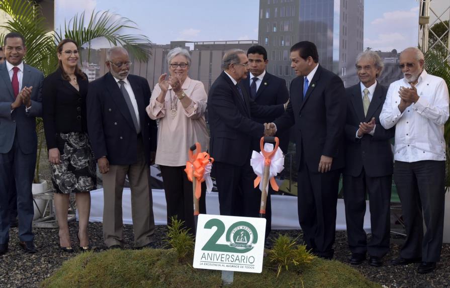 Presidente Medina inaugura varias obras y dio primer palazo para clínica Unión Médica