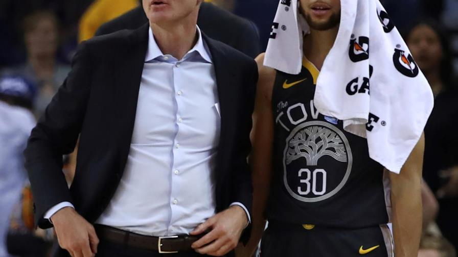 Curry y Durant lideran a Warriors ante Mavericks Curry y Durant lideran a Warriors ante Mavericks