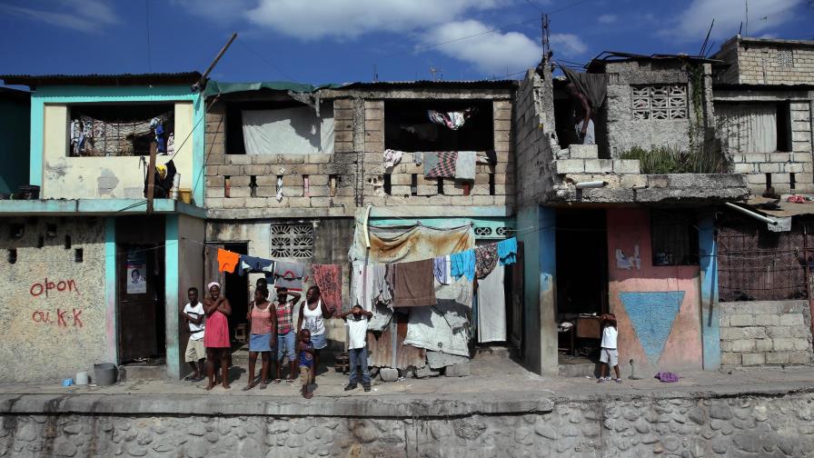 Oxfam encubrió “orgías” con prostitutas de algunos de sus empleados en Haití Oxfam encubrió “orgías” con prostitutas de algunos de sus empleados en Haití