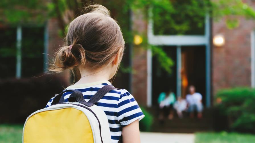 ¿A la escuela vestidos de Armani? ¿A la escuela vestidos de Armani?