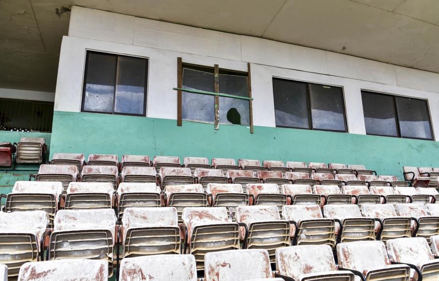 Se cae a pedazos el estadio de La Normal; nadie se conduele del triste presente