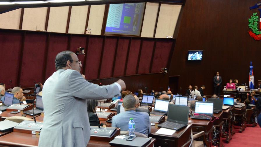 La ley de partidos requiere dos terceras partes de los legisladores presentes