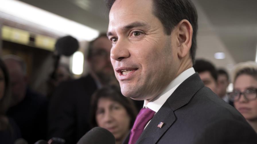 Senador de EE.UU. dice que el mundo apoyaría un golpe de Estado contra Maduro