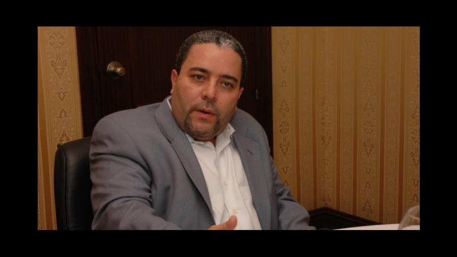 Empresario Félix Cabrera se querella contra Ricardo Arjona; solicitarían impedimento de salida