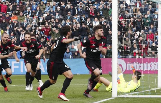 El Milán golea 4-0 al Spal y se acerca a Europa 