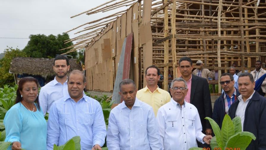 Feda ofrece crédito a tabaqueros de Moca Feda ofrece crédito a tabaqueros de Moca