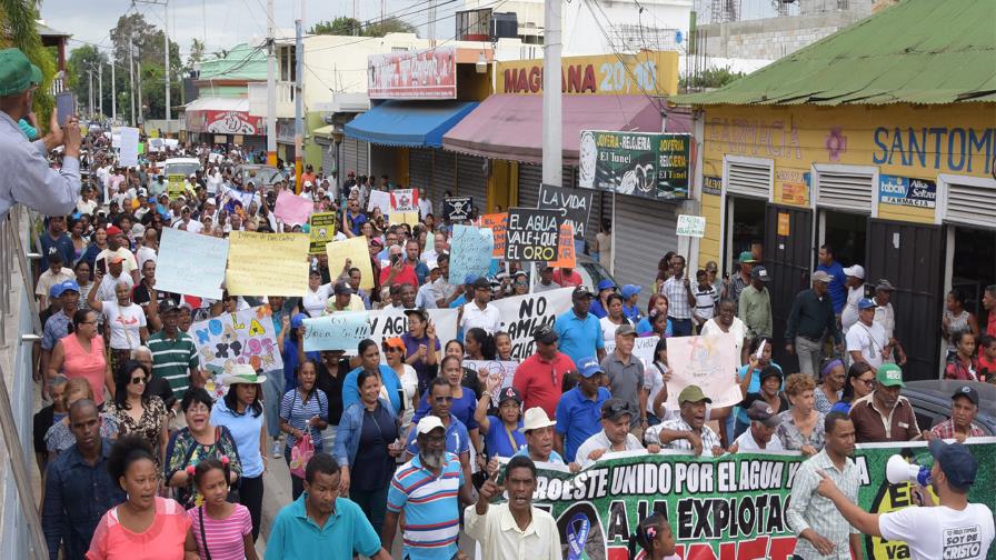 Sanjuaneros marchan contra explotación minera Sanjuaneros marchan contra explotación minera