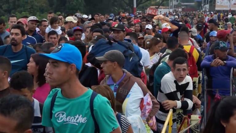 Éxodo de venezolanos hacia Colombia desafía reforzados controles