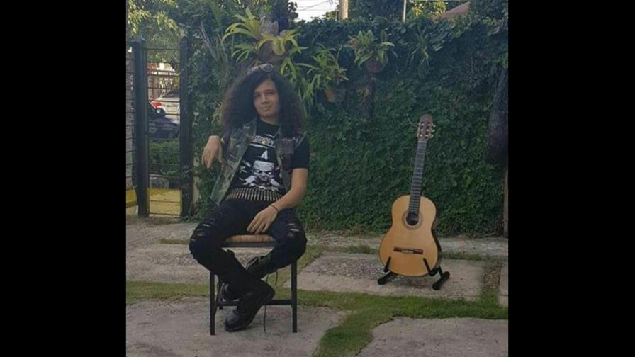 “Al parecer el ser metálico solo importa cuando lo que haces es malo”, el creador de la Escuela de Música de El Conde “Al parecer el ser metálico solo importa cuando lo que haces es malo”, el creador de la Escuela de Música de El Conde