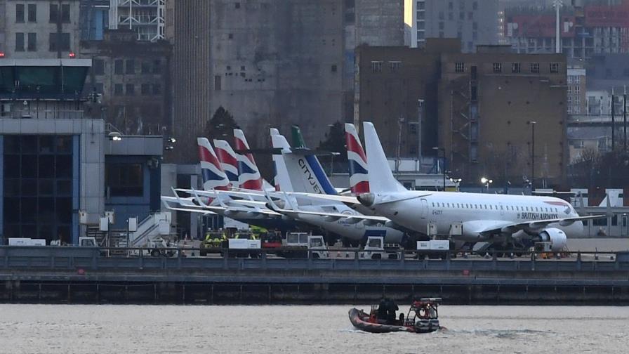 Hallazgo de bomba de la II Guerra Mundial cierra el aeropuerto de Londres Hallazgo de bomba de la II Guerra Mundial cierra el aeropuerto de Londres