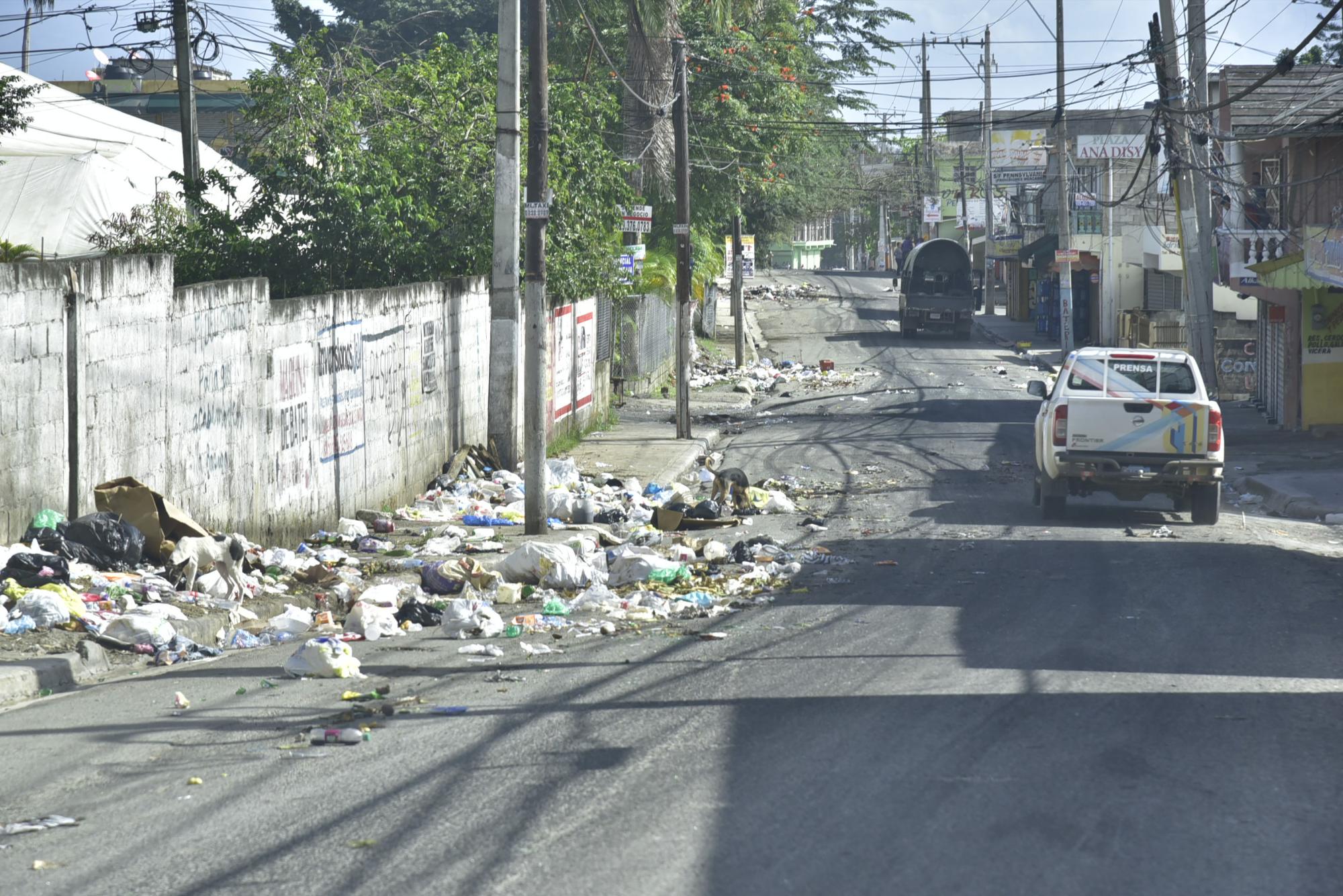 El Distrito Lucía repleto de basura