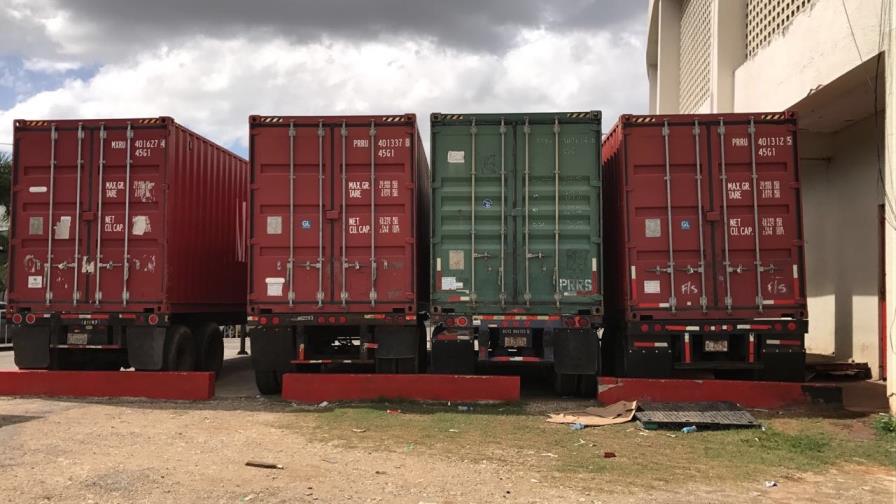 Embargan los equipos de Ricardo Arjona en el Estadio Quisqueya 