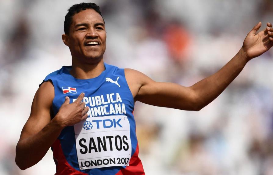 Juander Santos clasifica al mundial bajo techo en 400 metros