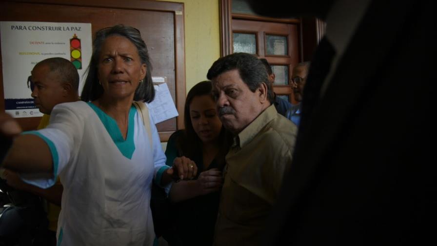 Yeni Berenice Reynoso es quien litiga en el caso de acusado de asesinar pareja y a tres niños Yeni Berenice Reynoso es quien litiga en el caso de acusado de asesinar pareja y a tres niños