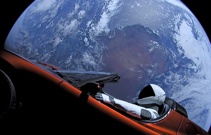 Elon Musk apunta       a las estrellas, pero inversionistas se impacientan