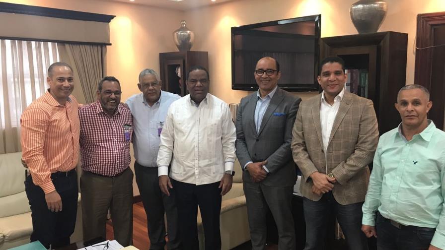  Ministerio de Deportes anuncia respaldo al Baloncesto Superior de Santiago