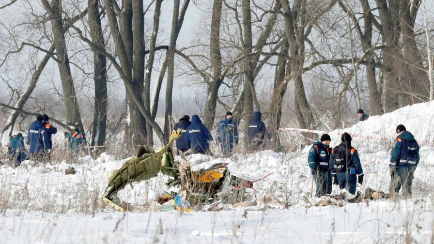 El avión siniestrado en Moscú explotó tras chocar con la tierra