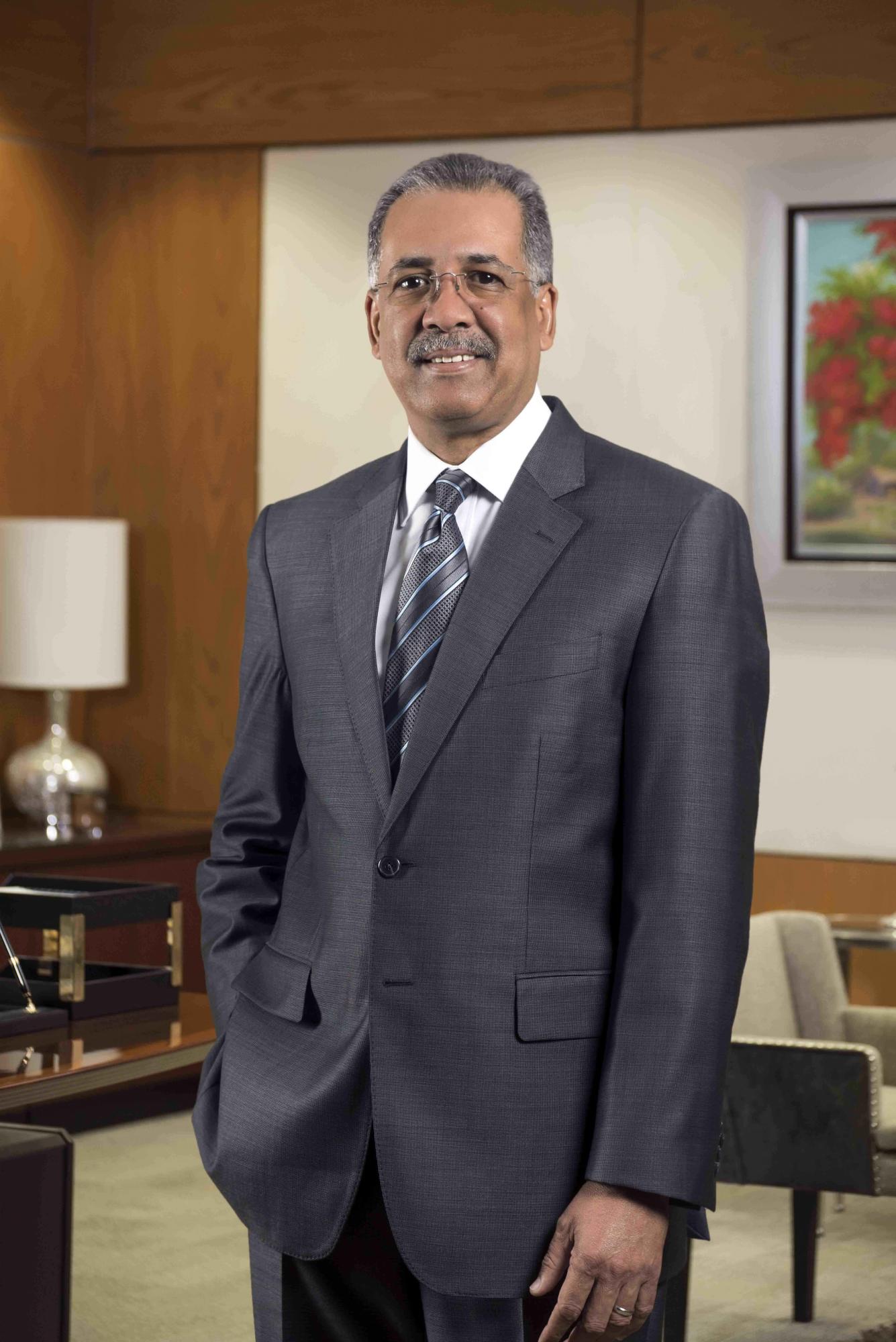 El convenio fue firmado por Simón Lizardo Mézquita, administrador general del Banco de Reservas