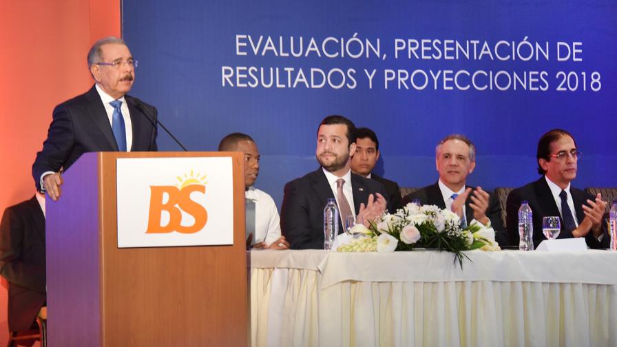 Danilo: Gobierno logra sacar de la pobreza a un millón 200 mil dominicanos Danilo: Gobierno logra sacar de la pobreza a un millón 200 mil dominicanos