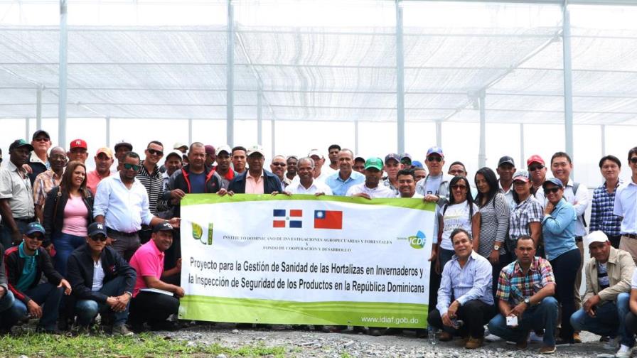 Taiwaneses presentan invernadero con tecnología de última generación en RD