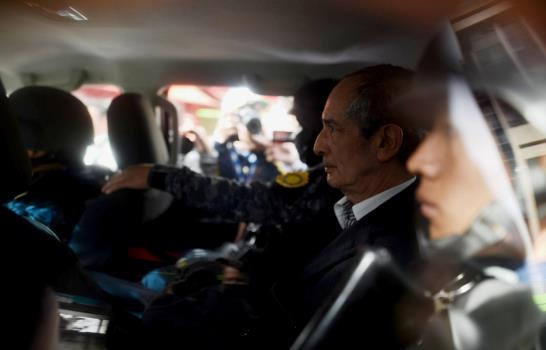 Prisión preventiva para expresidente de Guatemala Colom y 9 de sus ministros