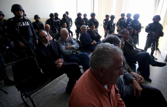 Prisión preventiva para expresidente de Guatemala Colom y 9 de sus ministros