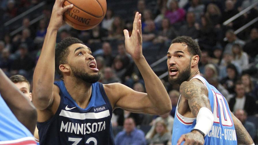 Karl Anthony Towns regresa al camino de los doble-dobles en derrota de los Timberwolves