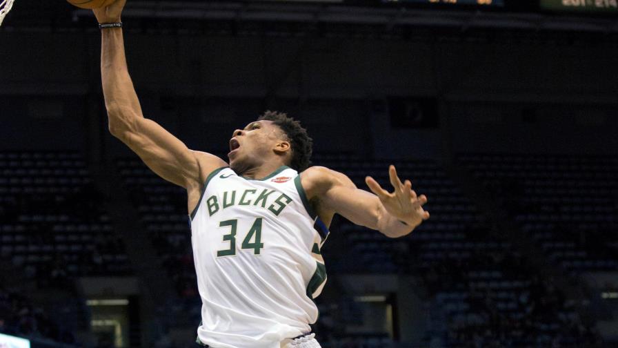 Middleton y Antetokounmpo dan forma al triunfo de los Bucks Middleton y Antetokounmpo dan forma al triunfo de los Bucks