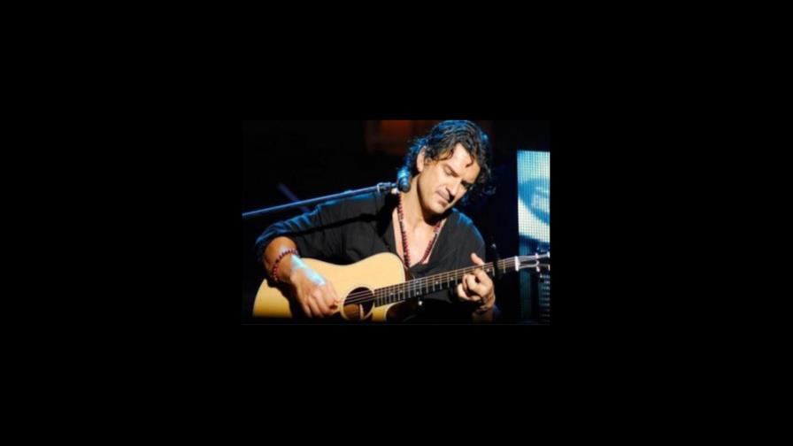 Arjona pide ayuda a Danilo Medina y sale a Puerto Rico