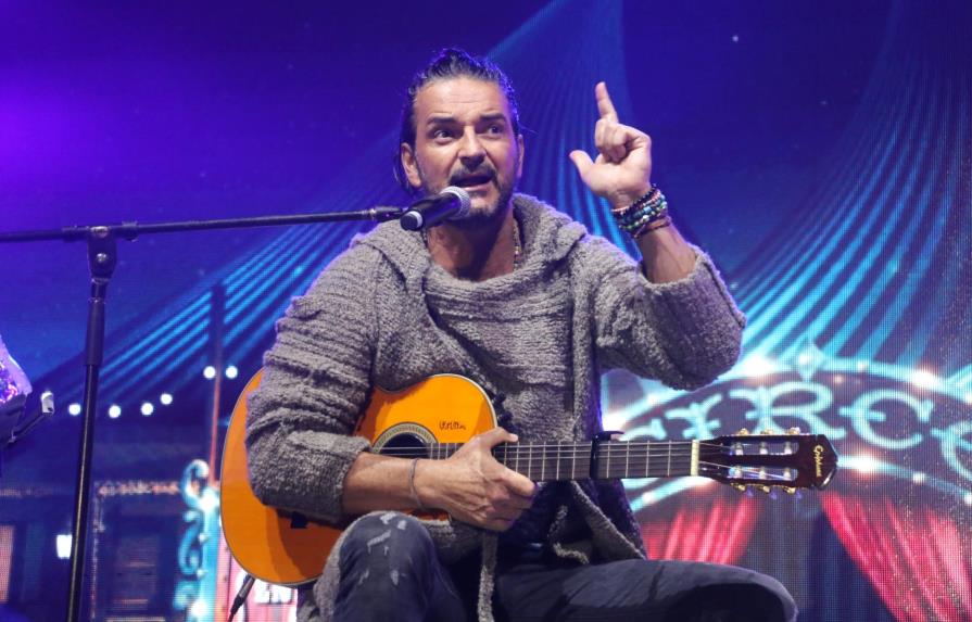 VIDEO: Ricardo Arjona ya está en Puerto Rico, donde realizará un concierto esta noche
