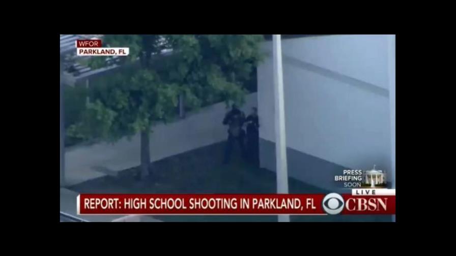 Un muerto y una veintena de heridos en un tiroteo en colegio de Florida Un muerto y una veintena de heridos en un tiroteo en colegio de Florida