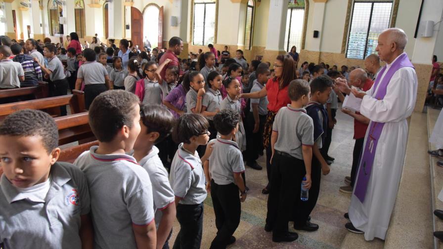 “La primera escuela del amor es la familia” “La primera escuela del amor es la familia”