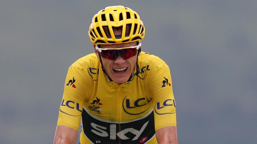 Chris Froome está en competencia bajo la mira tras dar positivo en un control antidopaje