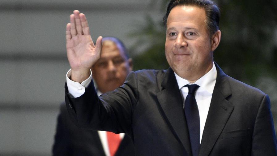 El presidente de Panamá sale del país en viaje privado y destino desconocido