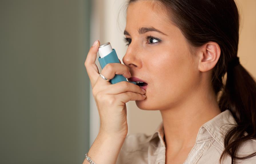 La variación hormonal en mujeres podría propiciar asma y alergias, según estudio