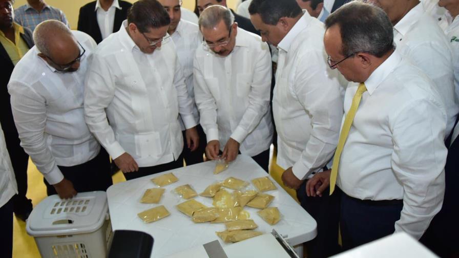 El presidente Medina entrega planta de procesamiento de alimentos en El Factor El presidente Medina entrega planta de procesamiento de alimentos en El Factor