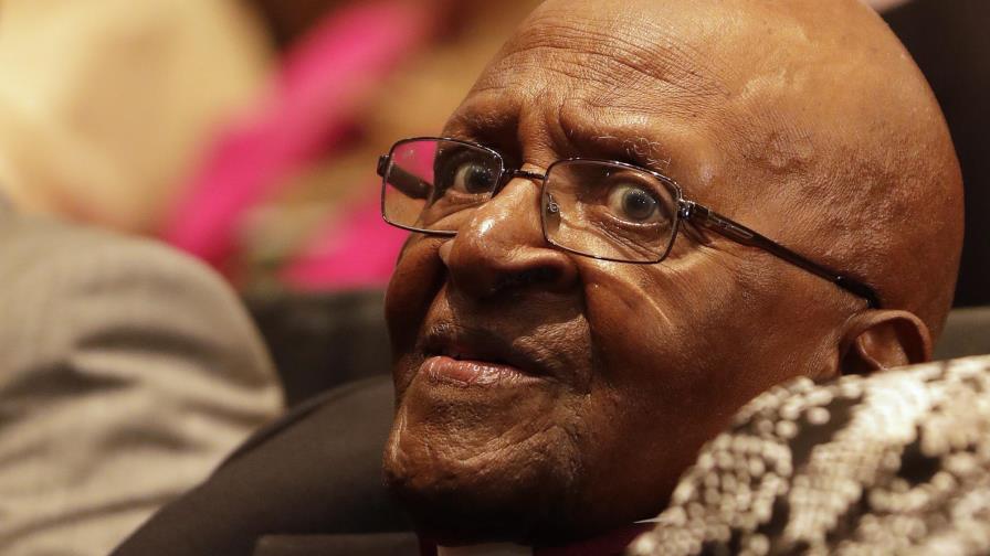 El Nobel sudafricano Desmond Tutu renuncia a su papel de embajador de Oxfam El Nobel sudafricano Desmond Tutu renuncia a su papel de embajador de Oxfam